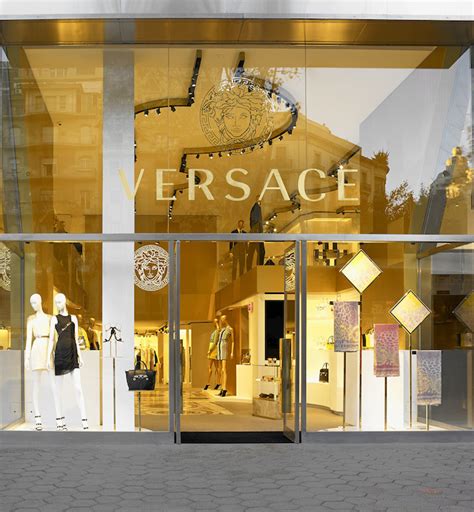 versace barcelona 8008.